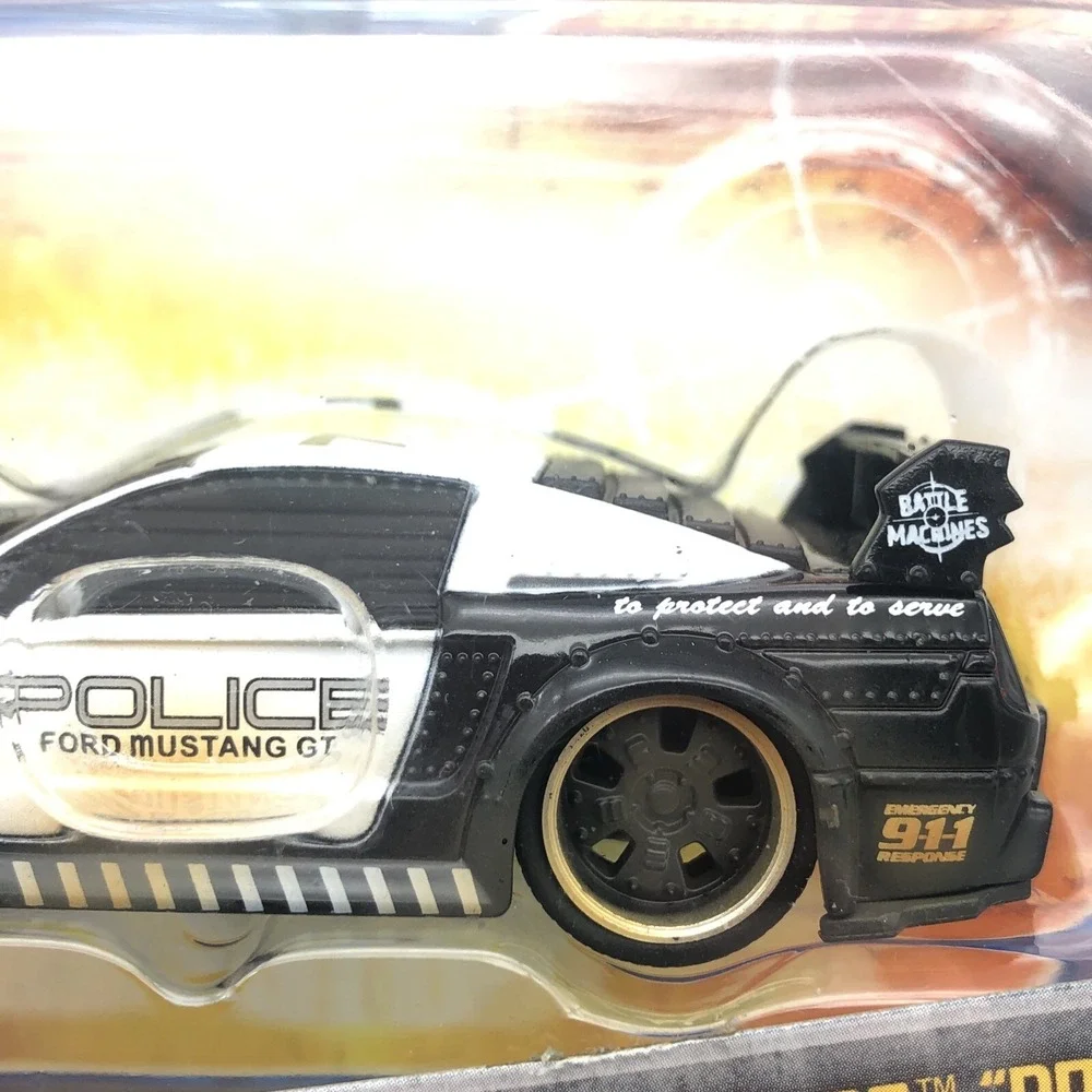 Jada Battle Machines '06 Ford Mustang GT Police Car Series 1‎ Diecast 1/64 Error